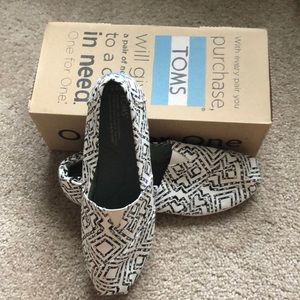 TOMS  CLASSICS